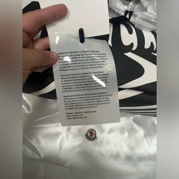 NWT MONCLER Richard Quinn Logo Print Tote - Picture 4 of 10